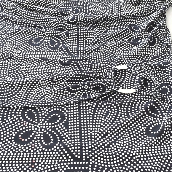 DRESS BARN Women's Top Black & White Design With Front Sash & Silver Ring XL - Picture 6 of 10